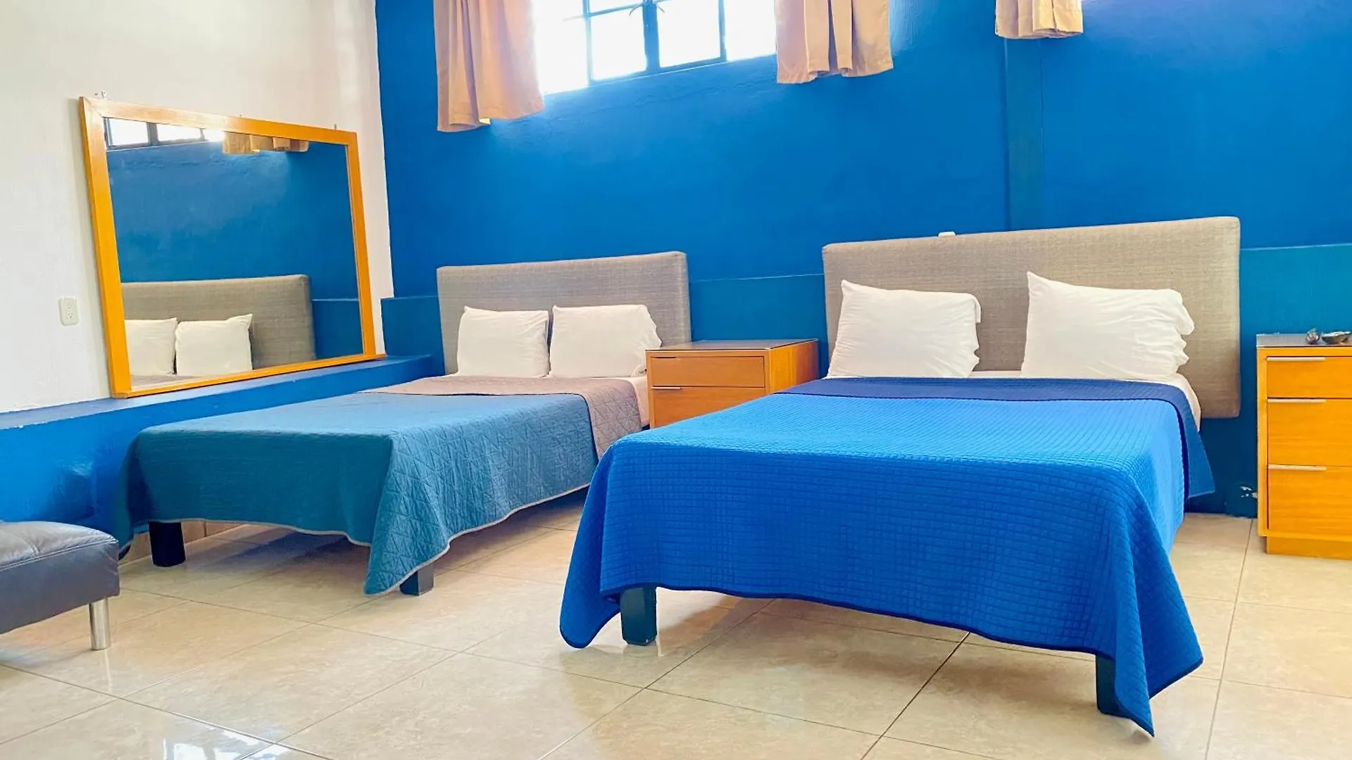 Hostal De Los Reyes Hotel Guadalajara Mexico